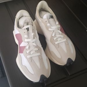 New Balance 327